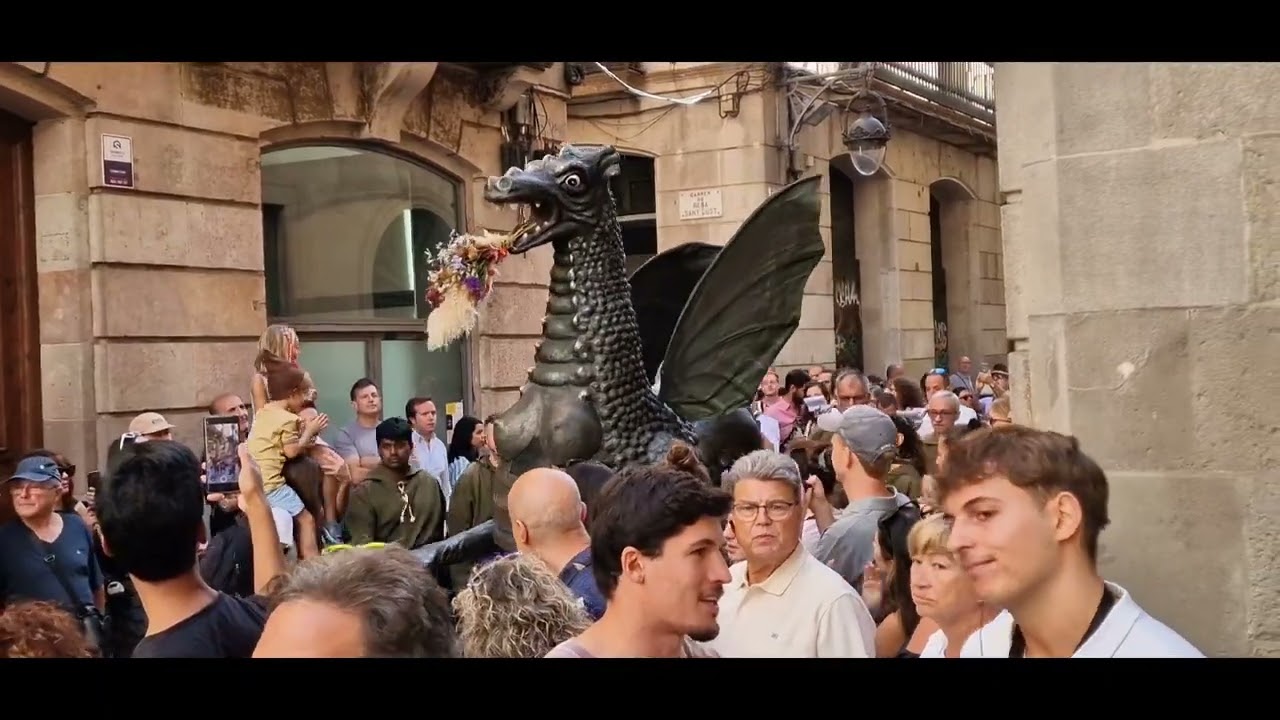 Fiestas de La Merced en Barcelona (2023) Castellers, gigantes y dragones