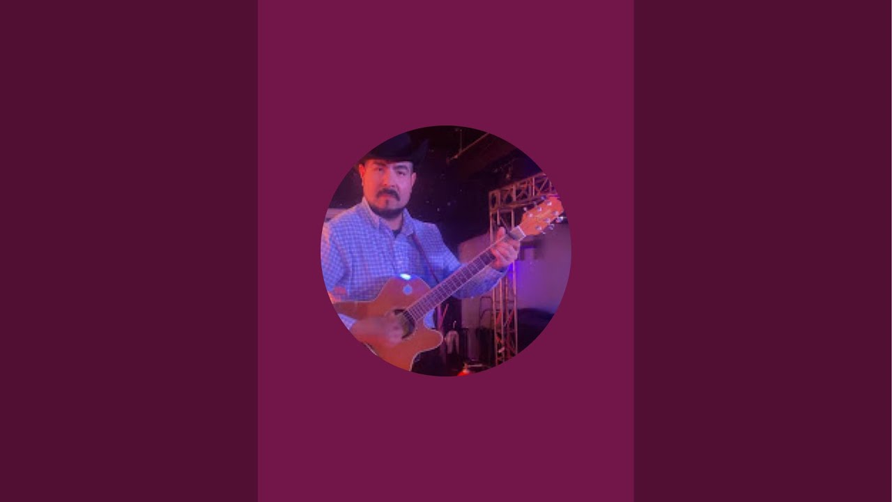 Asael y su guitarra solitaria   está en vivo