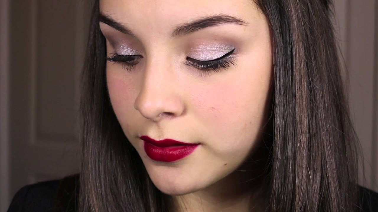 Christmas Eve Makeup, Hair, & Outfit