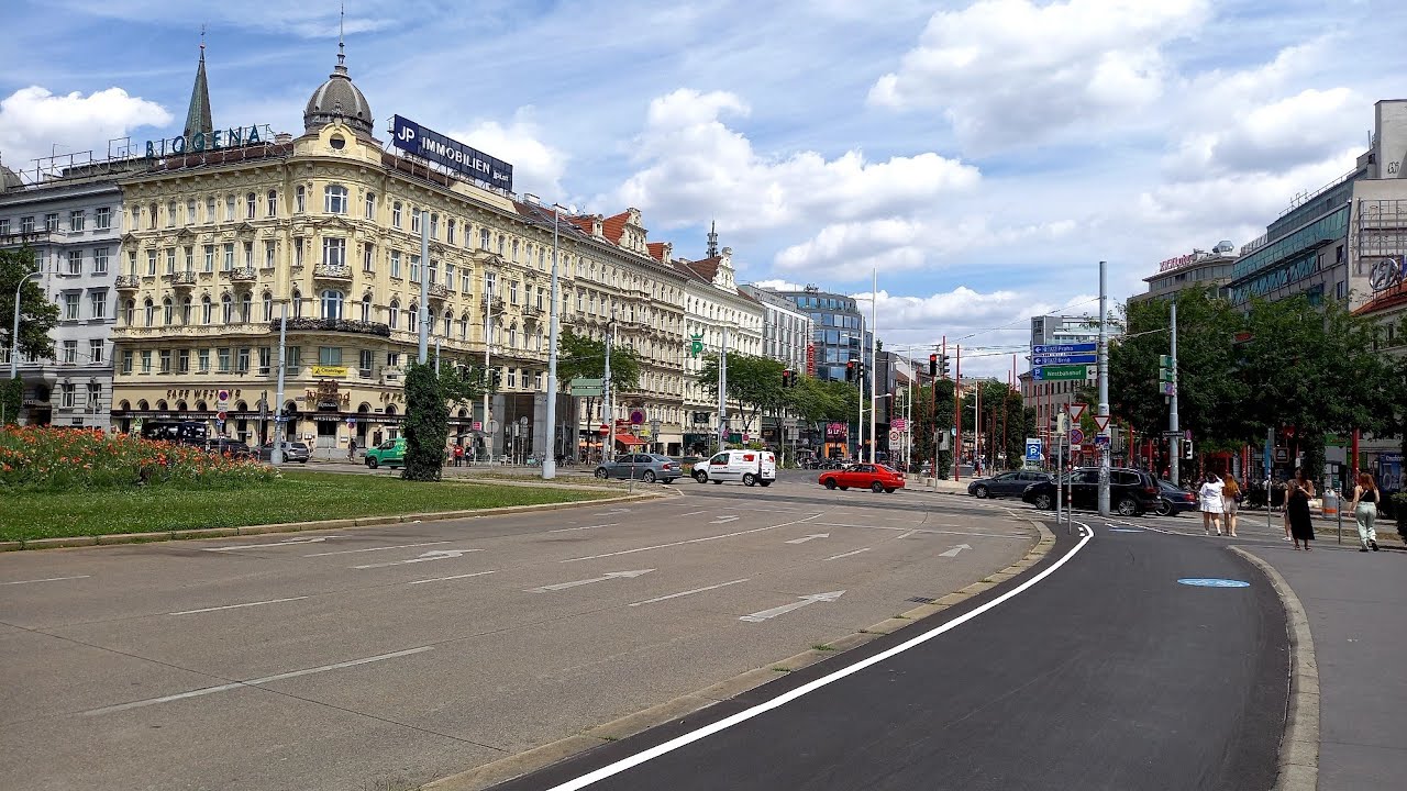 Vlog 4.  جولة في اجمل شوارع #فيينا Tour around #vienna #austria 🇦🇹
