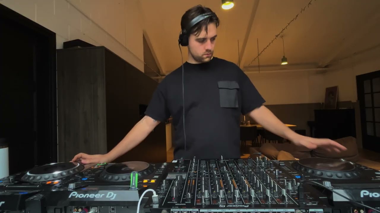 GIMBO - October Mixtape (Tech-House Set)