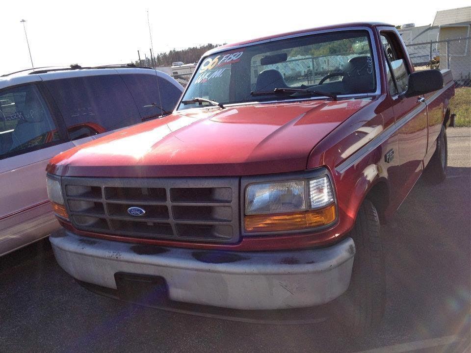 1996 Ford F-150 XL 4.9L I6 Start Up, Quick Tour, & Rev With Exhaust View - 66K