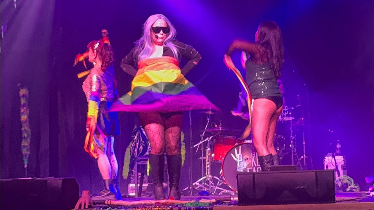 BORN THIS WAY. - POKER FACE tribute to LADY GAGA