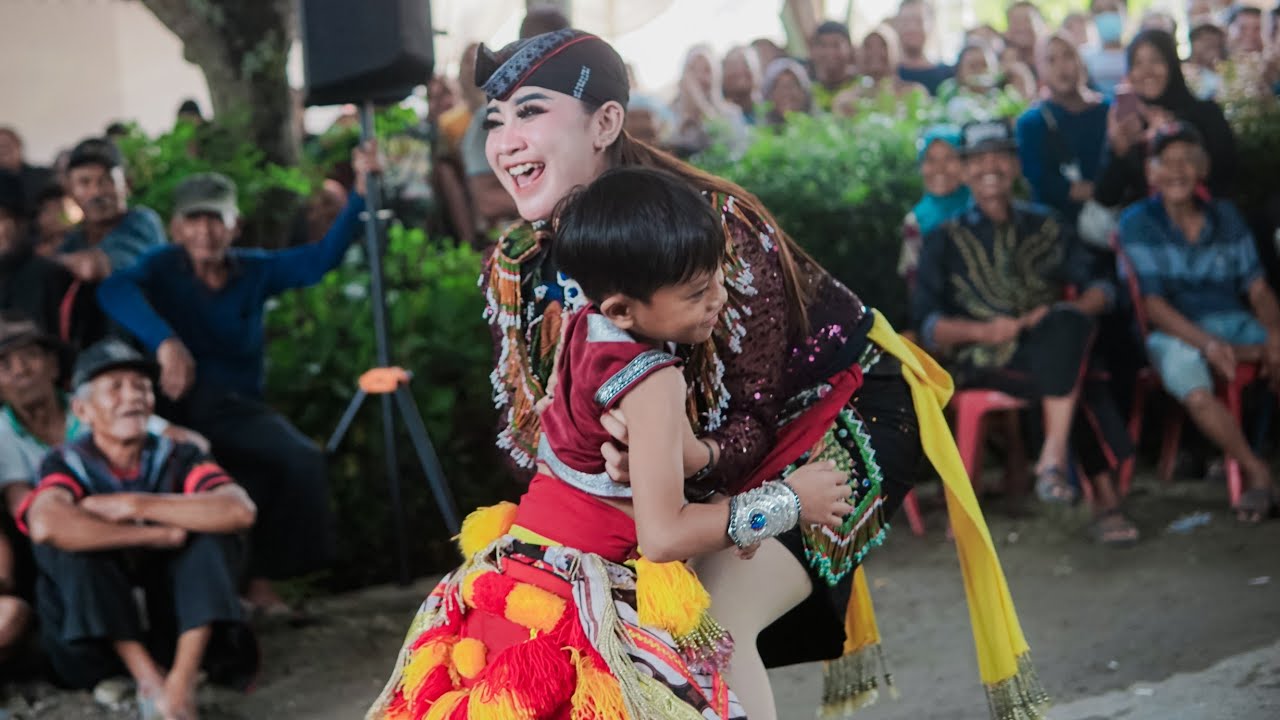 EMPUK ENAK ♥️ AFDAN GANONG CILIK DIGENDONG RARAS RANI 