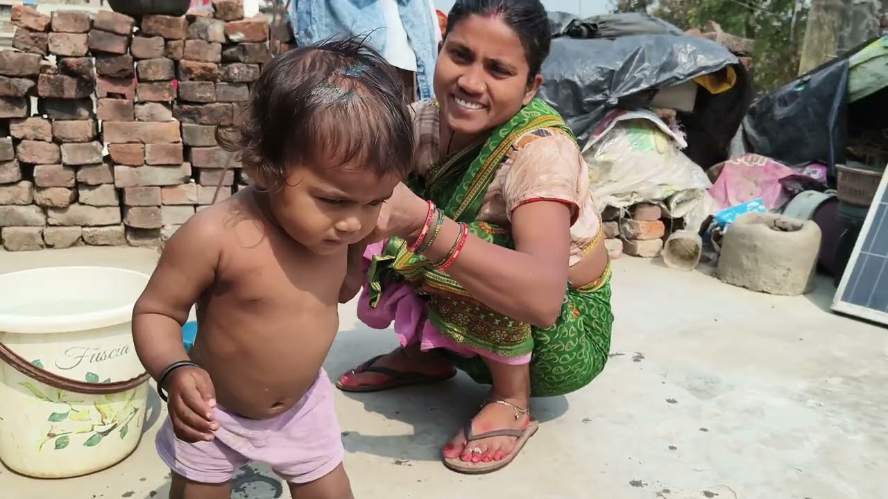 bathing village desi vlog || परी बेटी को आप नहाना पड़ा 😂😂😂🤣🤣