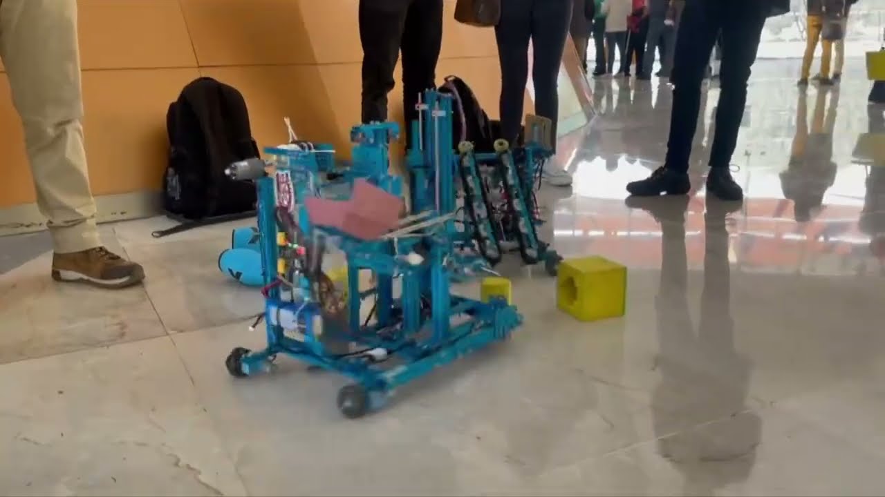 Peleas de robots: Androides creados por estudiantes del IPN se baten en torneo de luchas