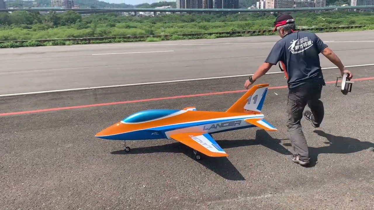 RC jet Lancer 2.1m Up power Kingtech K-130G4.