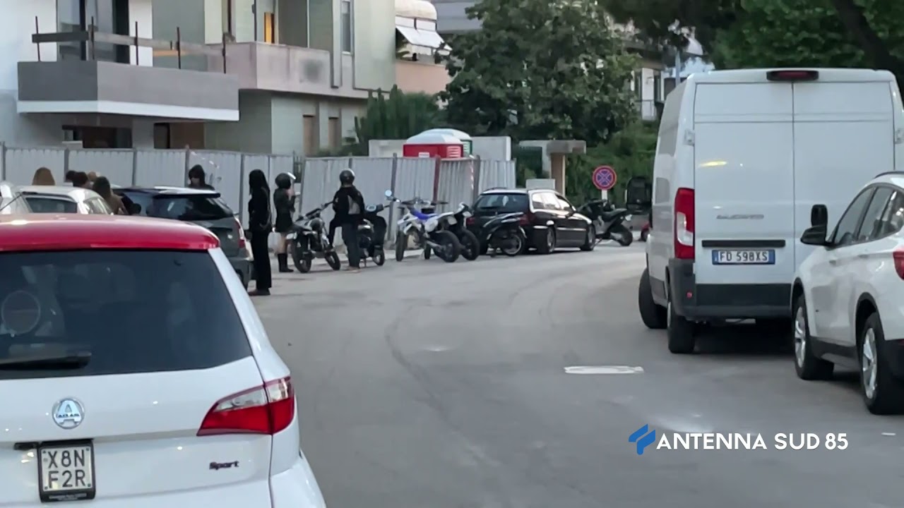 09 Maggio 2021   Lecce   La piazza dove il covid non esiste
