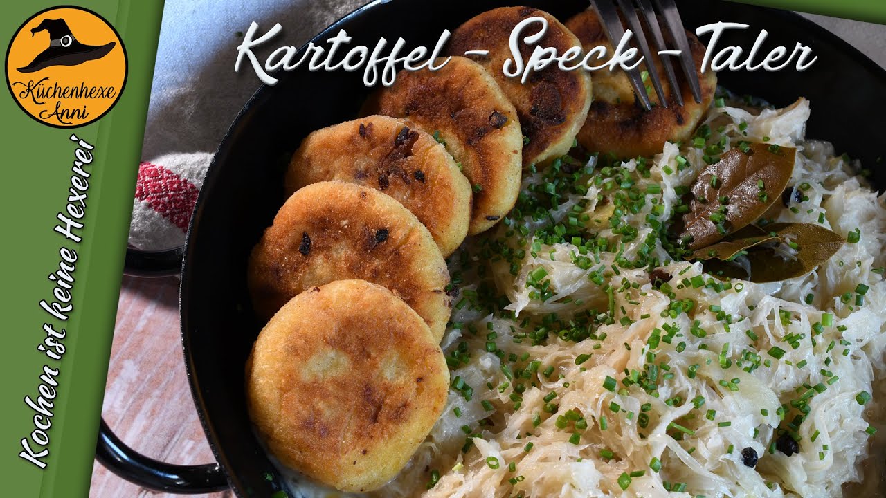Knusprige Kartoffel Speck Taler mit Rahmsauerkraut