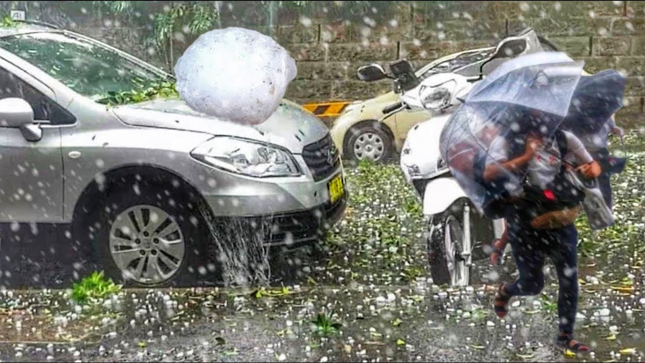 Sudden hail storm strikes part of Kashmir today!