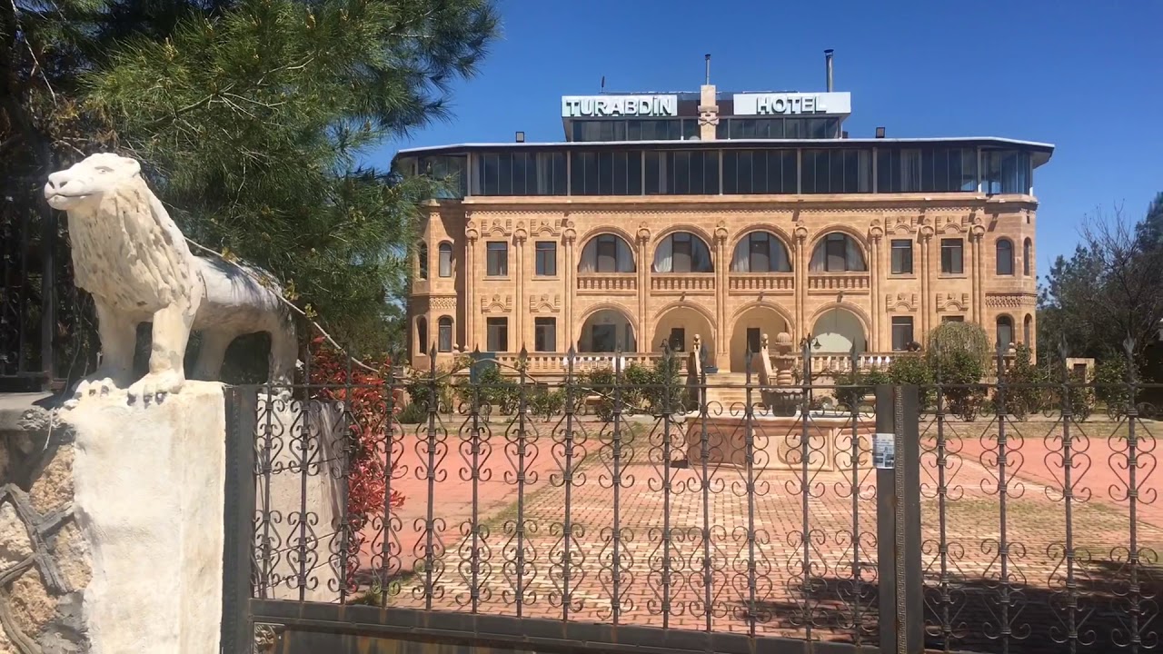 Walking in Midyat Tur-Abdin - 2019
