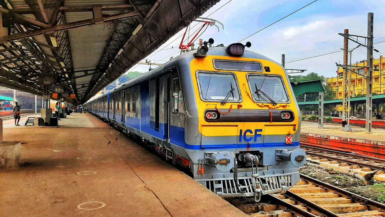 Sealdah to Naihati Full Journey Coverage by Sealdah - Lalgola 3-Phase Bombardier MEMU Passenger.