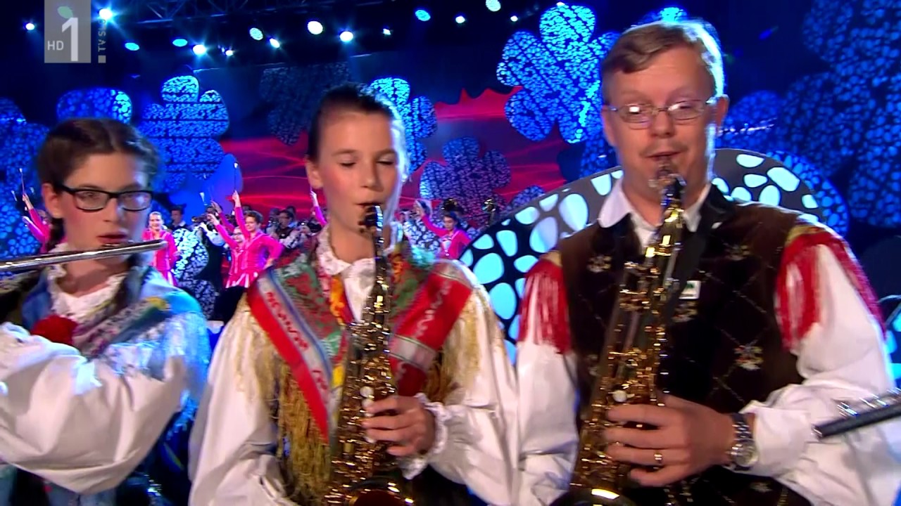 Pihalni orkester Alples Železniki in mažoretke - Kranjsko dekle (Slovenski pozdrav,november 2016)