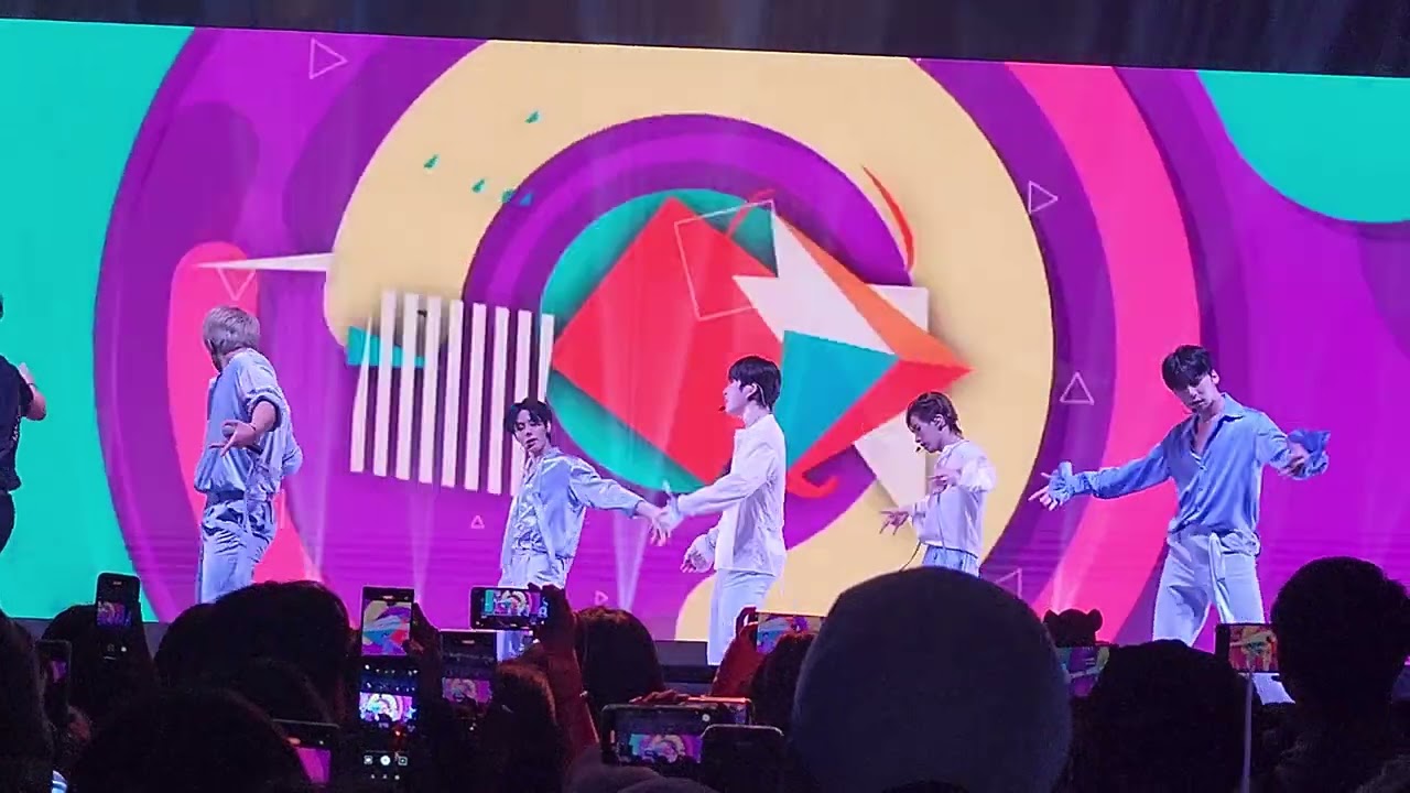 ONEUS - STUPID LOVE (ONEUS WORLD TOUR IN KL) 4K 2405004