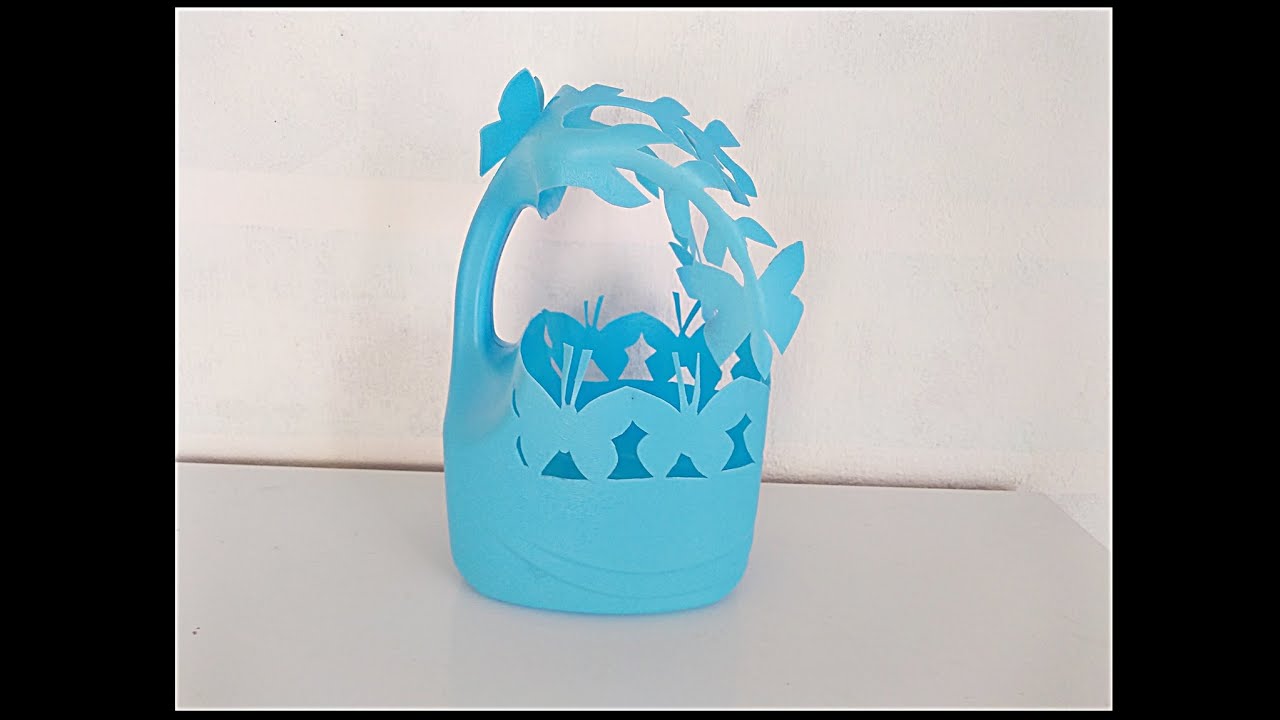 Vaso borboleta com garrafa