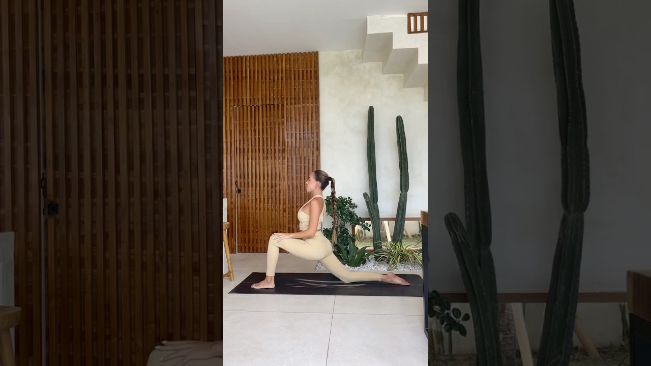 everyday yoga stretches 🧘🏼&zwj;♀️✨ #yogadaily #morningyoga #yogaposes
