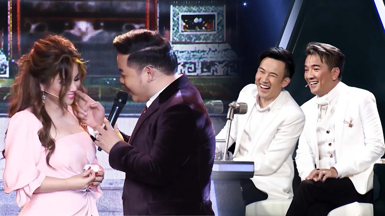 Quang Lê tranh thủ 
