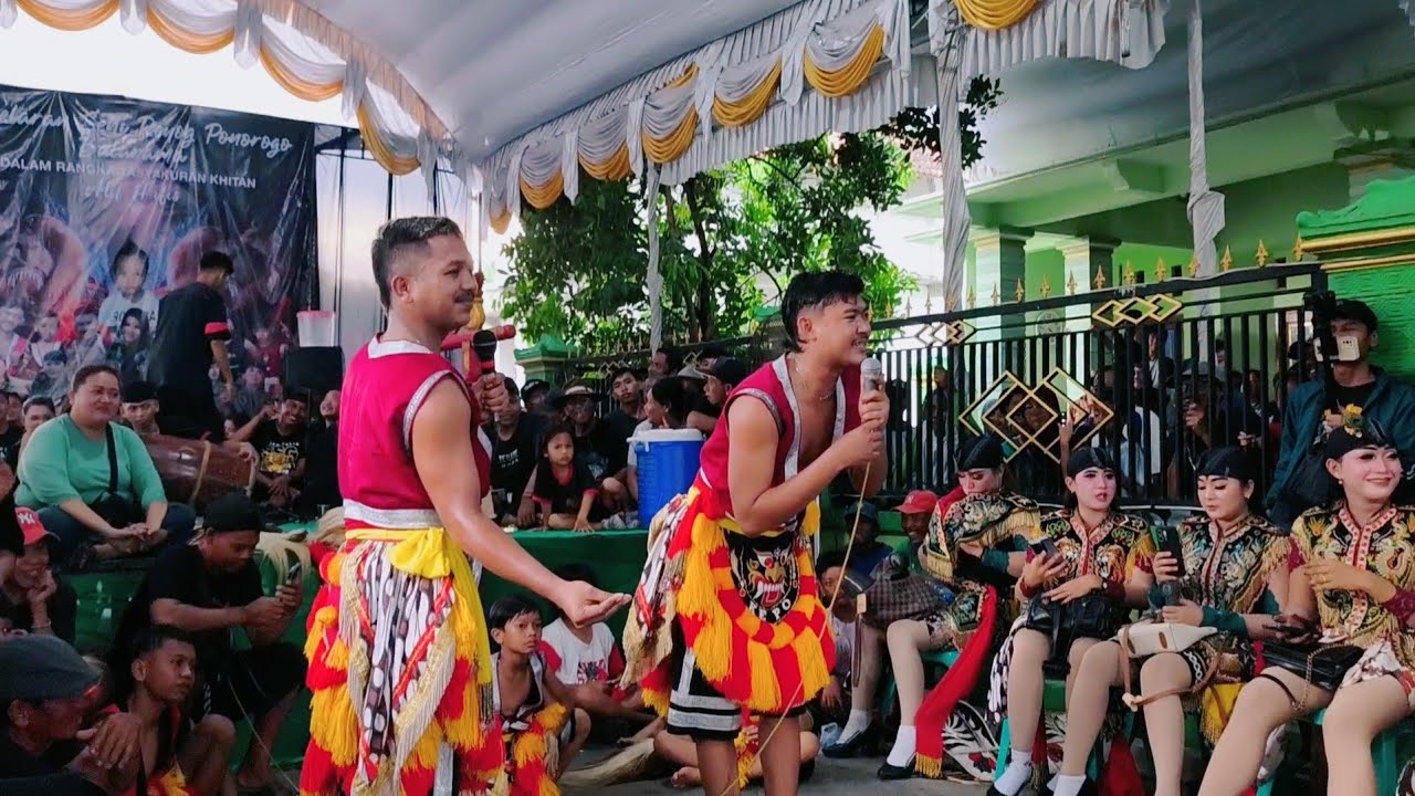 Kentong pongge bikin ngakak ngajak bercanda dengan penonton