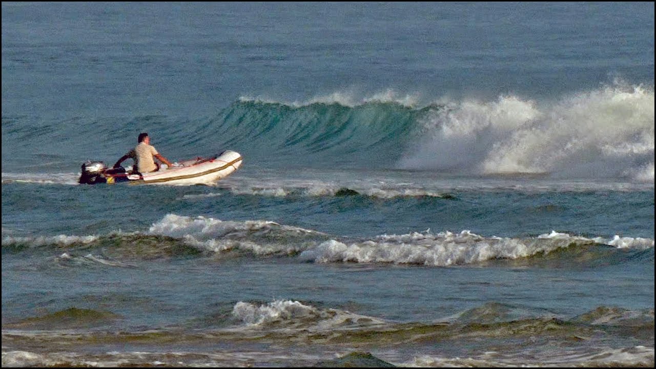 Rollover on the Noosa Bar and other stuff. Friday morning, December 16, 2022.