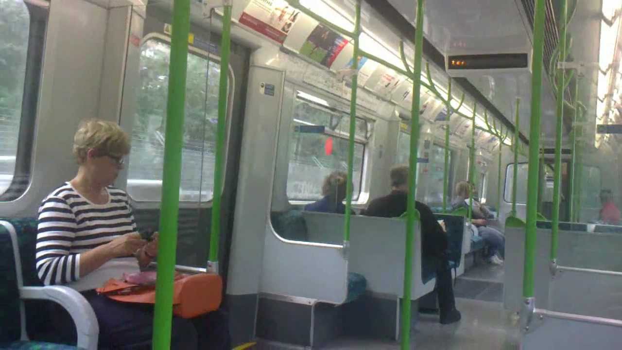 Journey on the District Line from Southfields to Fulham Broadway
