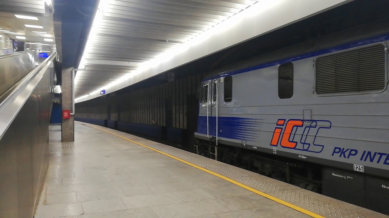 EP07-1045 z TLK 17106 Konopnicka w Warszawie Centralnej #warszawa #dworzeccentralny #pkpintercity
