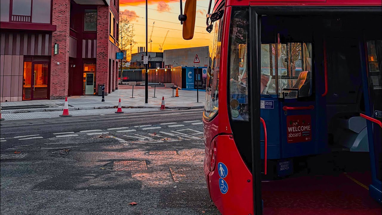 [Voithviro Trickery] Voith E40D Sent through the Isle of Dogs