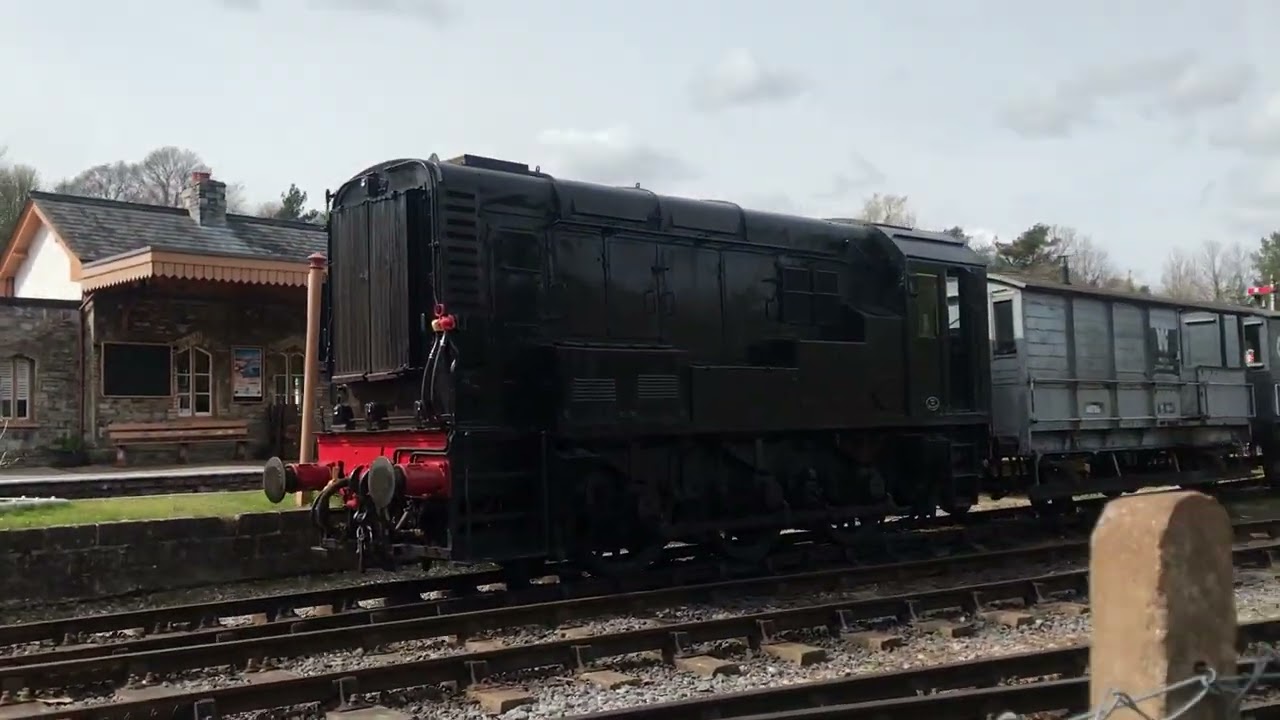Class 08 Shunter startup and shunting manoeuvre part 1