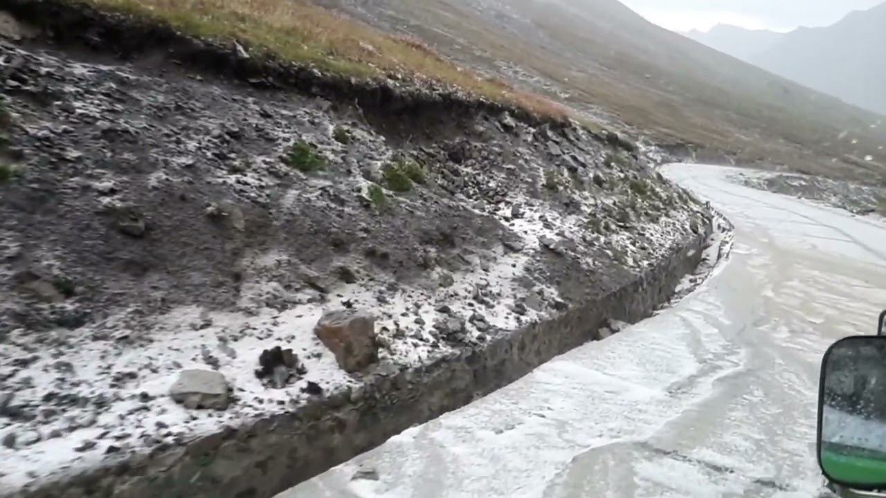 snow fall burzil pass