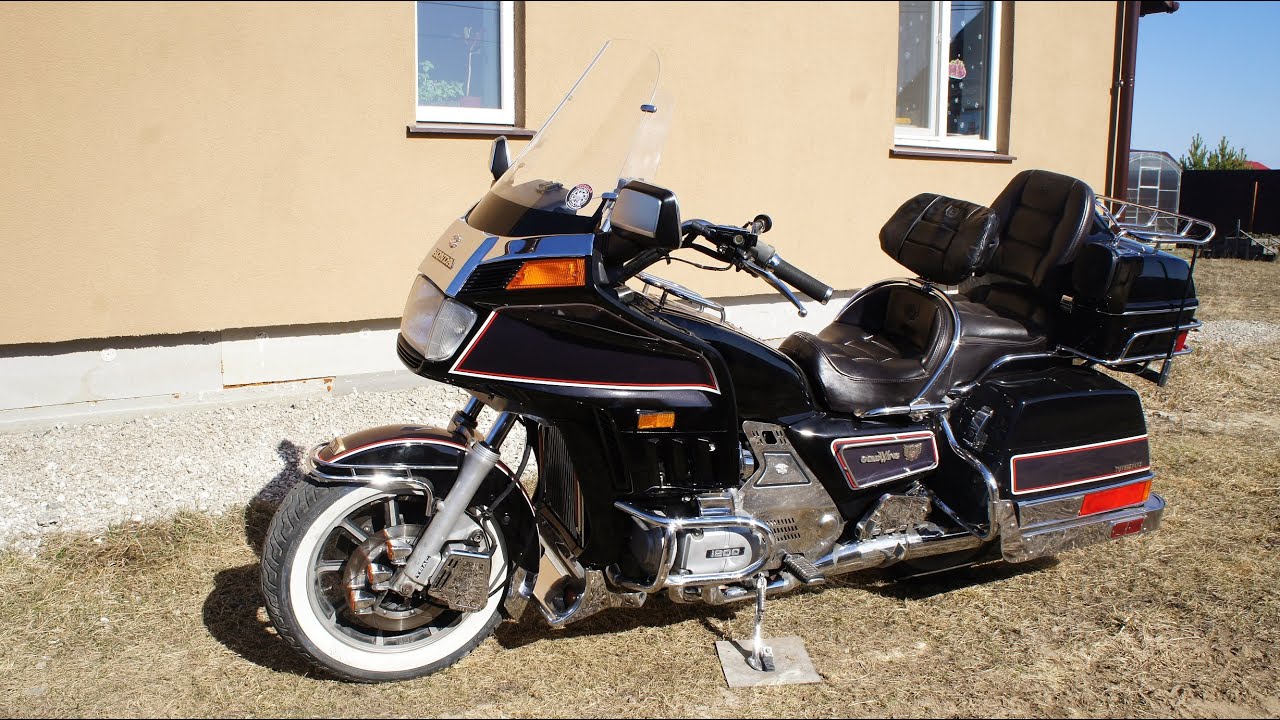 Демонтаж заднего колеса мотоцикла Honda GL1200 Gold Wing