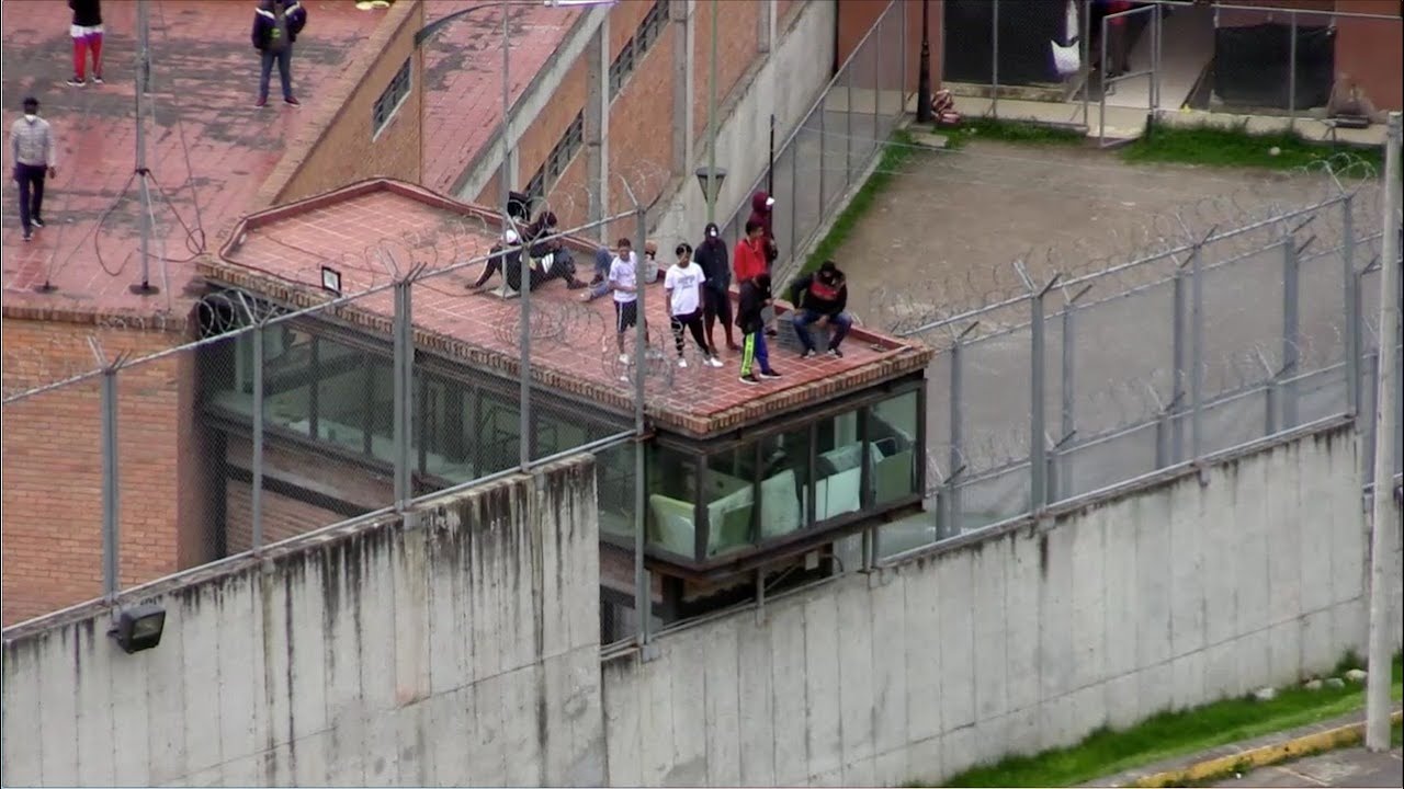 Disturbios y guías retenidos en la cárcel se Turi en Cuenca