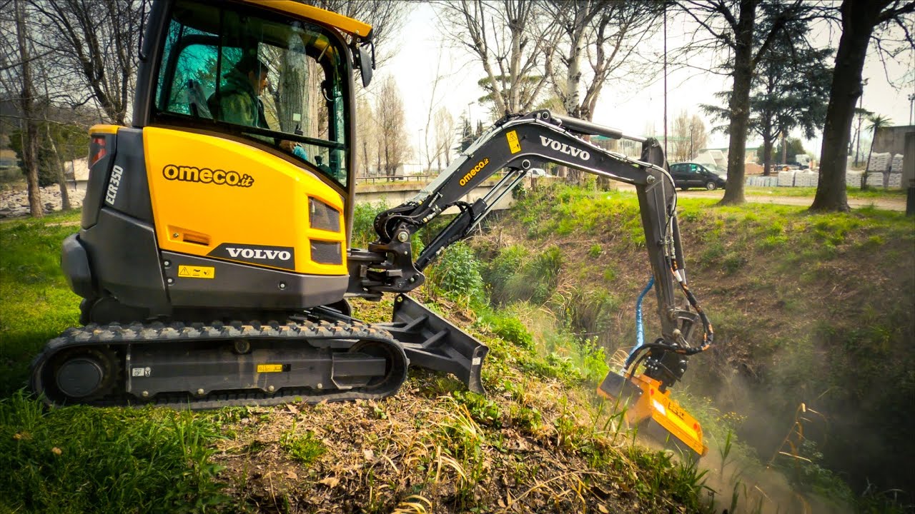 Volvo ECR35D con trincia BERTI GKR/SB 80