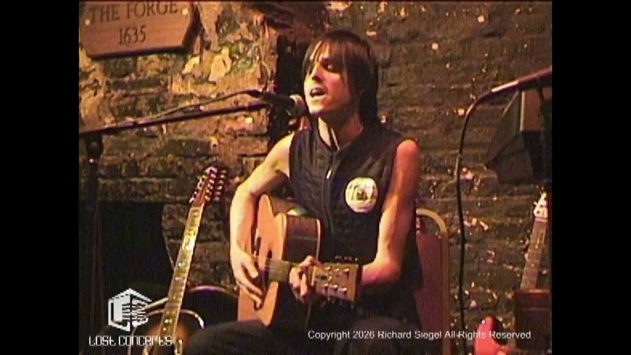 Justin Gibson live at the 12 Bar Club London for Onlinetv by Rick Siegel