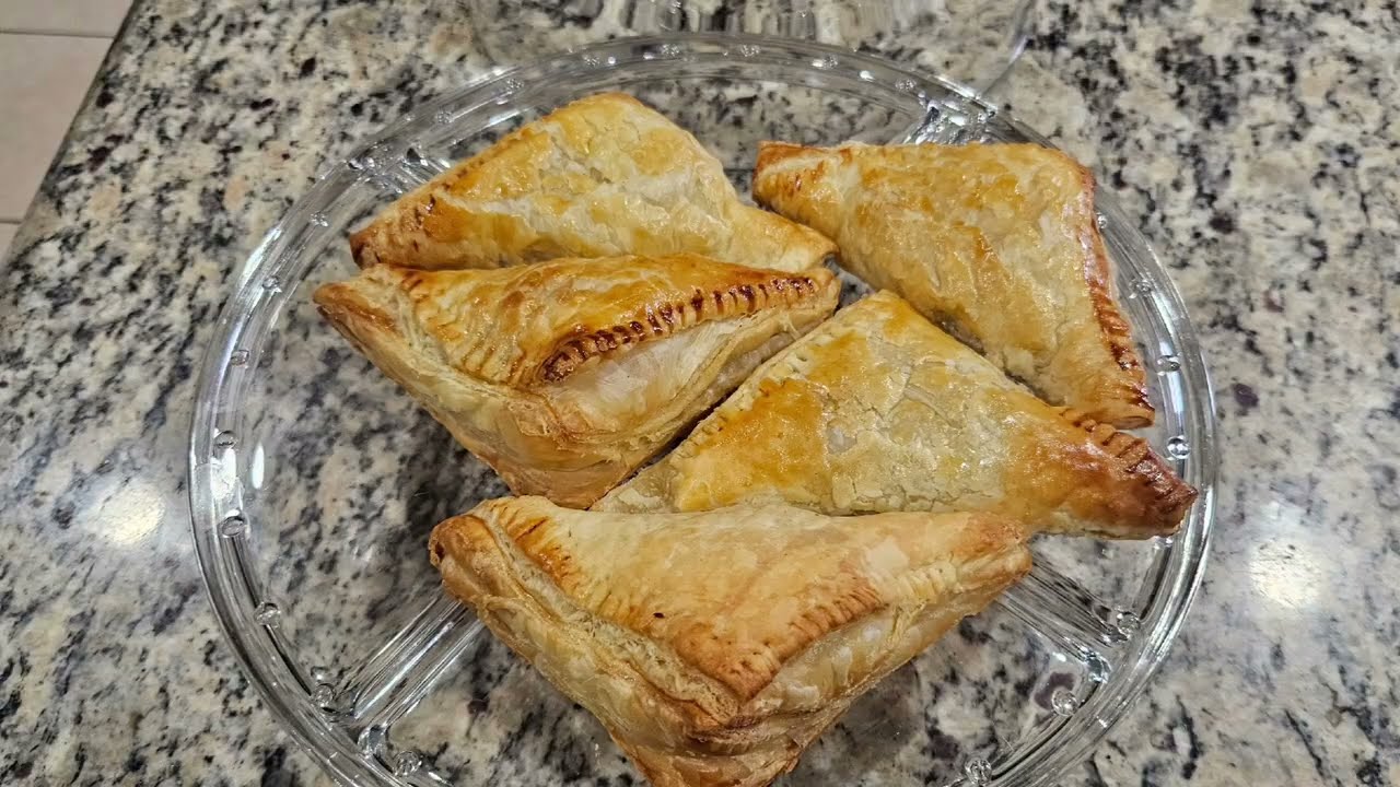 Chicken Patties recipe /Bakery sae achi homemade Puff patties 