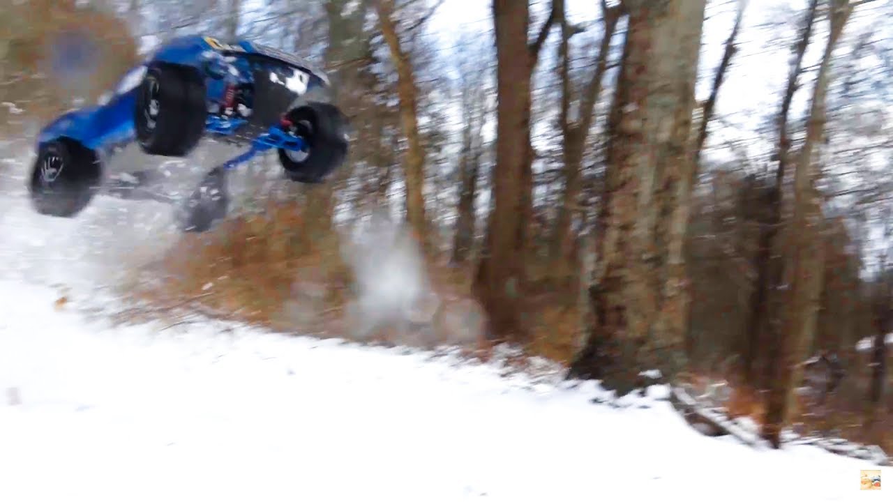 RC In Snow Traxxas Slash 4x4 Brushless Lipo RC With Paddle Tires In Snow