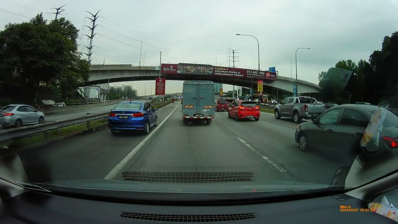 Driving on emergency lane Federal Highway 2024-05-07
