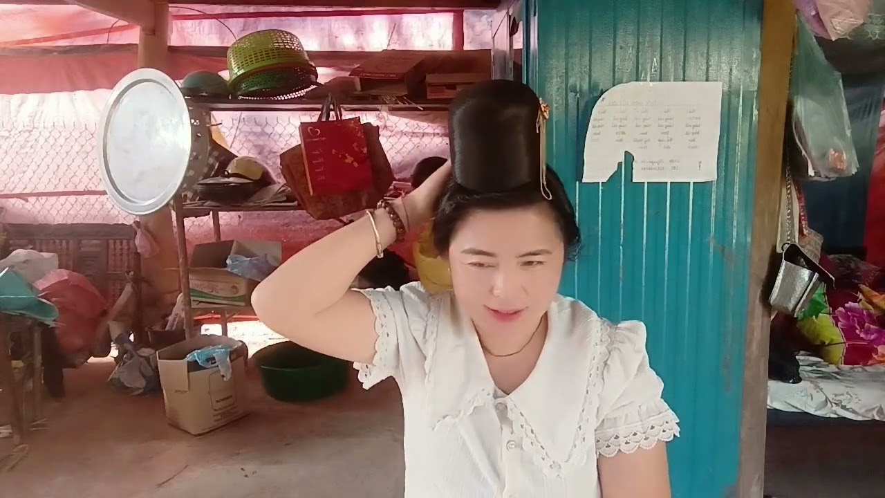 Em gái rủ ngọc Hoa đi sắm Tết nhưng ngọc Hoa không có tiền 😭