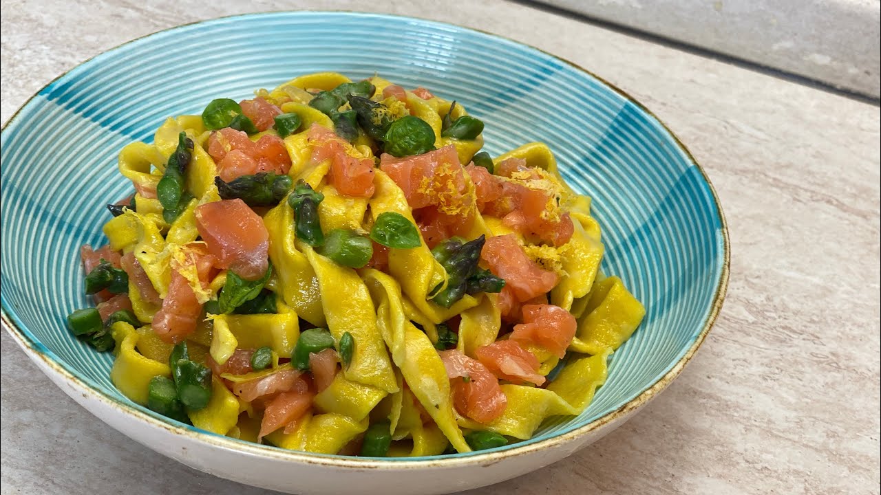 HO PREPARATO LE TAGLIATELLE ALLO ZAFFERANO *SALMONE E ASPARAGI*SFOGLIA TIRATA A MANO! RICETTA FACILE