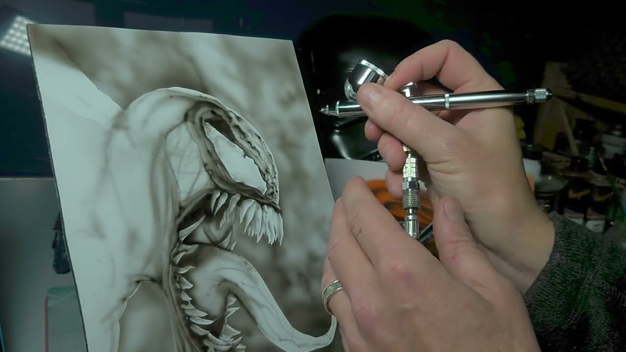 Airbrushing Venom with @Darkartpro
