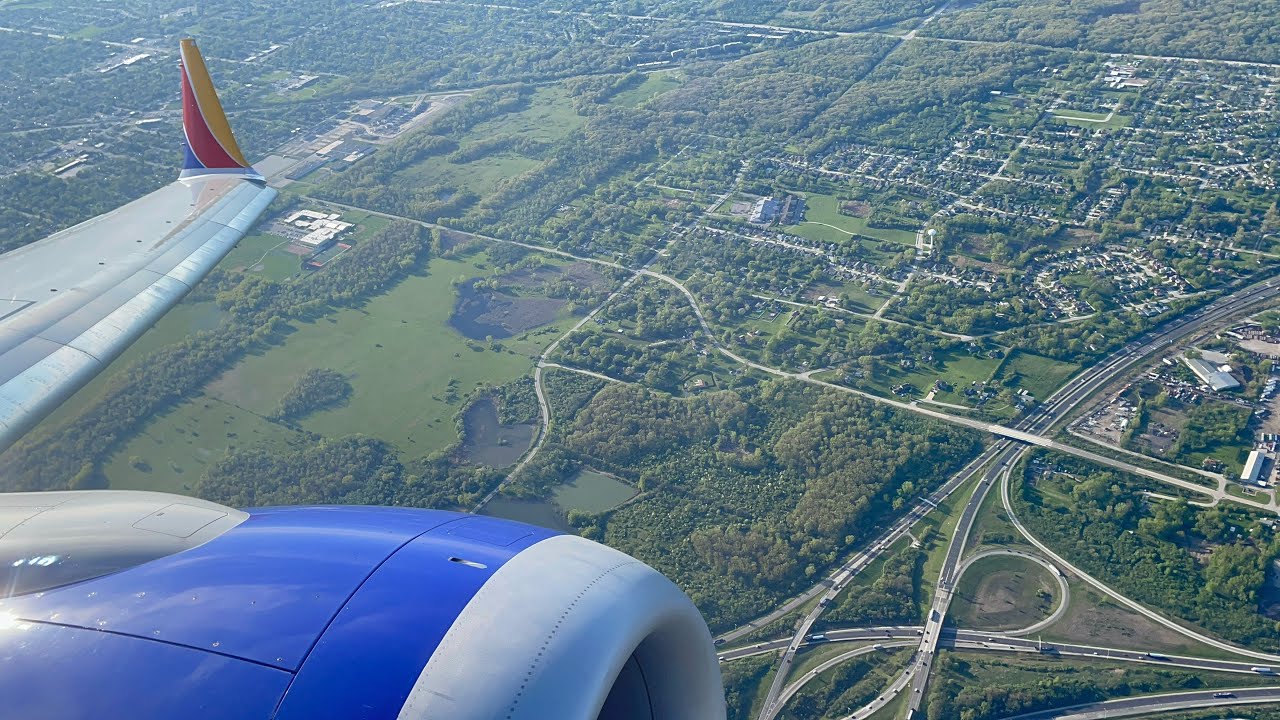 Southwest Airlines 737 MAX 8 Landing in Chicago-Midway (MDW)