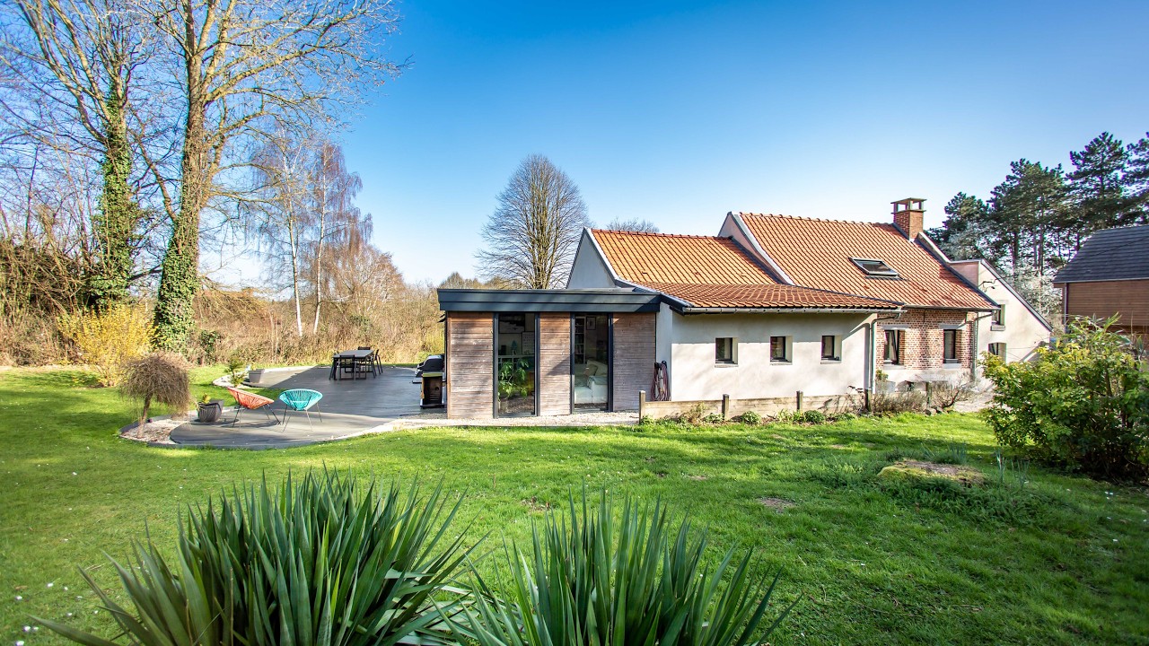 à Sebourg - Maison individuelle super emplacement sur 1598m2 - 345 000€ HAI