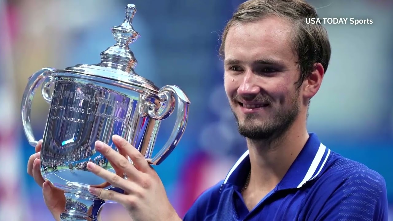 Wimbledon bans Russian, Belarusian tennis players