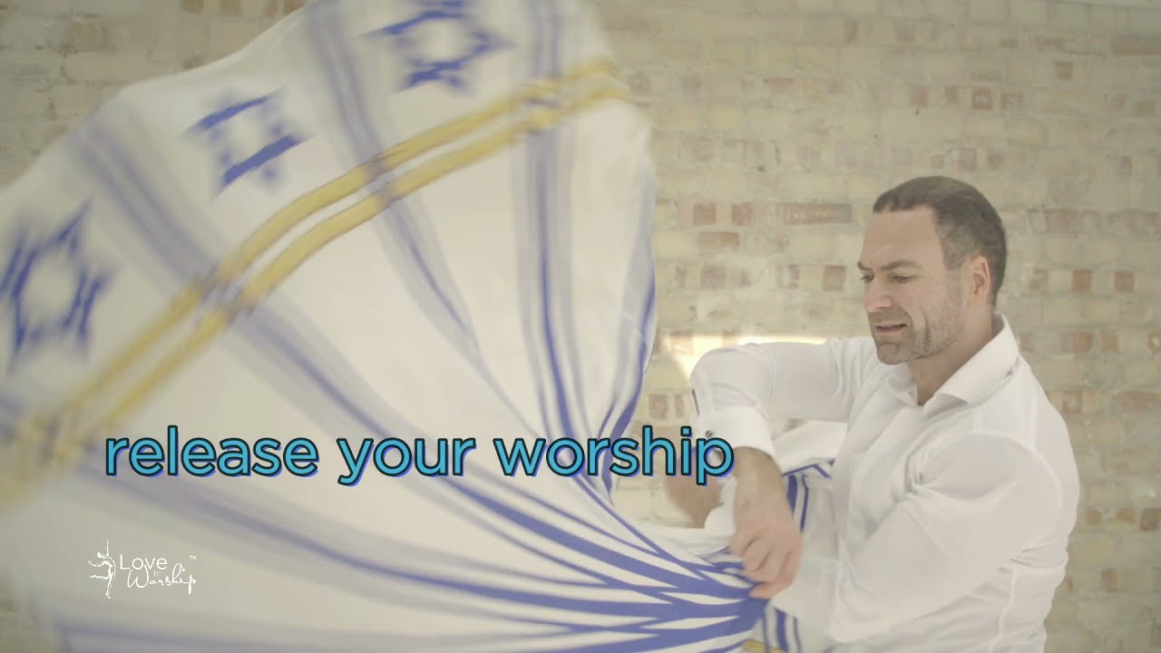 Worshipping with angels - worship flags to express the heavens