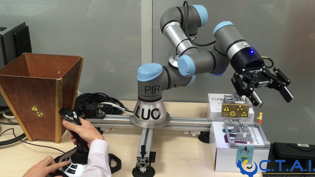 UR Robot - Universal robot UR3 commanded with a Joystick using ROS