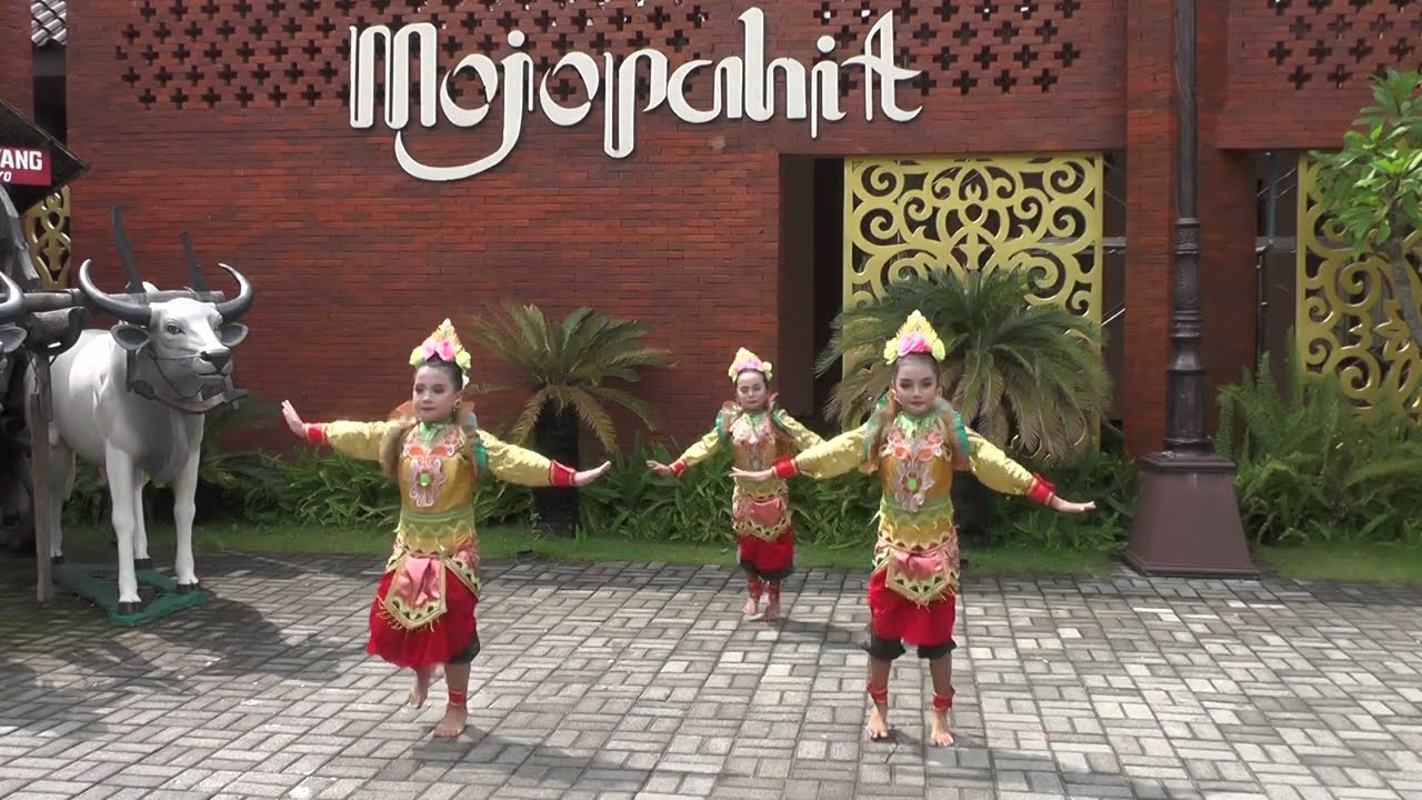 TARI DONGKLAK