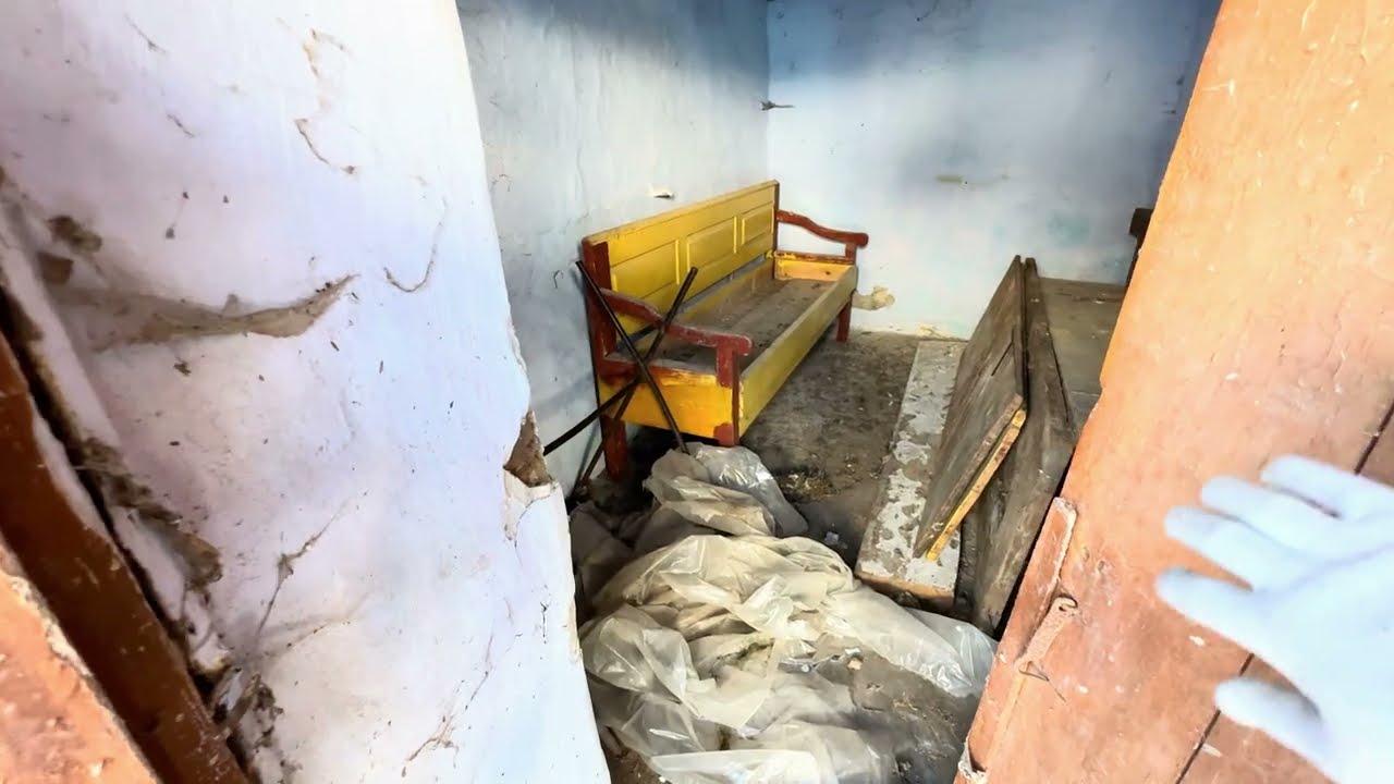 Inside a Forgotten Ukrainian Home: Icons, Memories, and Secrets 🇺🇦🗝️