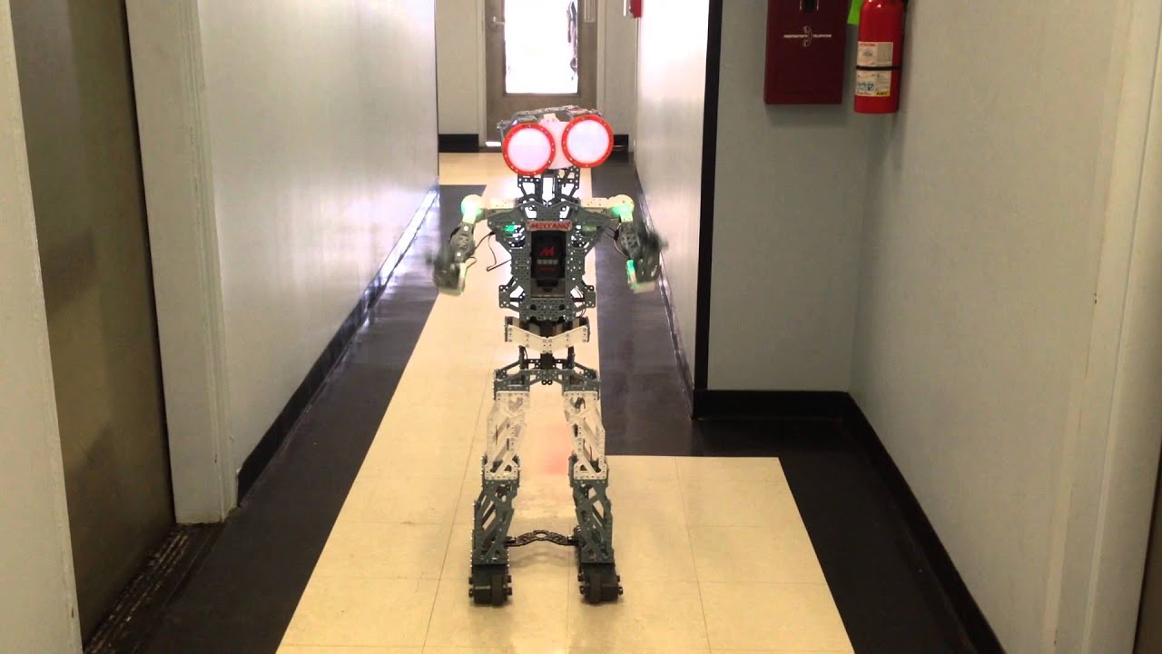 Meccano Meccanoid G15 KS Stops by the Toy Insider Office