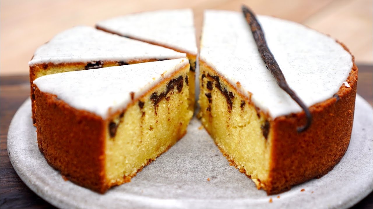Le fameux gâteau aux AMANDES qui fond en bouche, avec son glaçage royal vanille