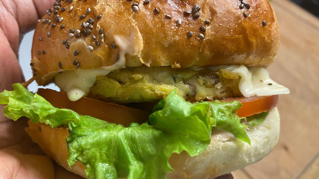 Hamburger 100% maison, pain fait maison, steak de poisson