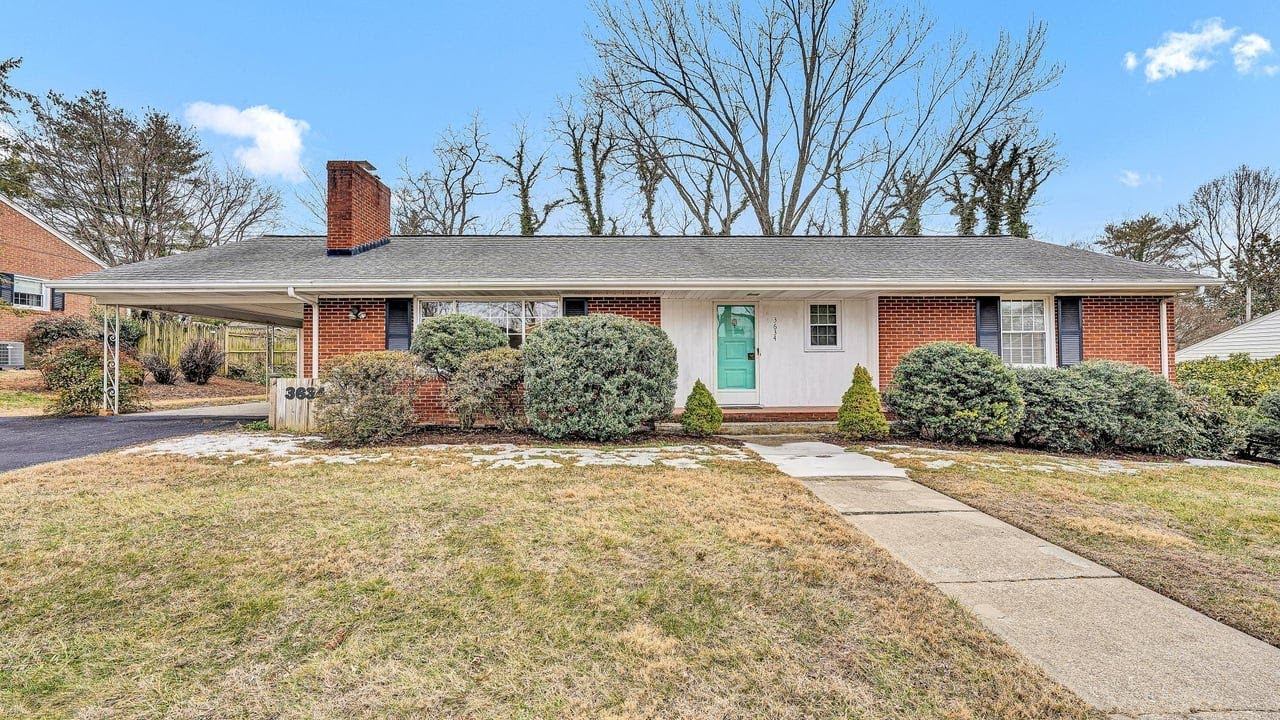 3634 Larson Ln, Roanoke, VA