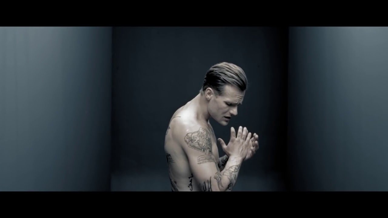 Burhan G - T&aelig;ttere P&aring; Himlen Feat. Nik & Jay